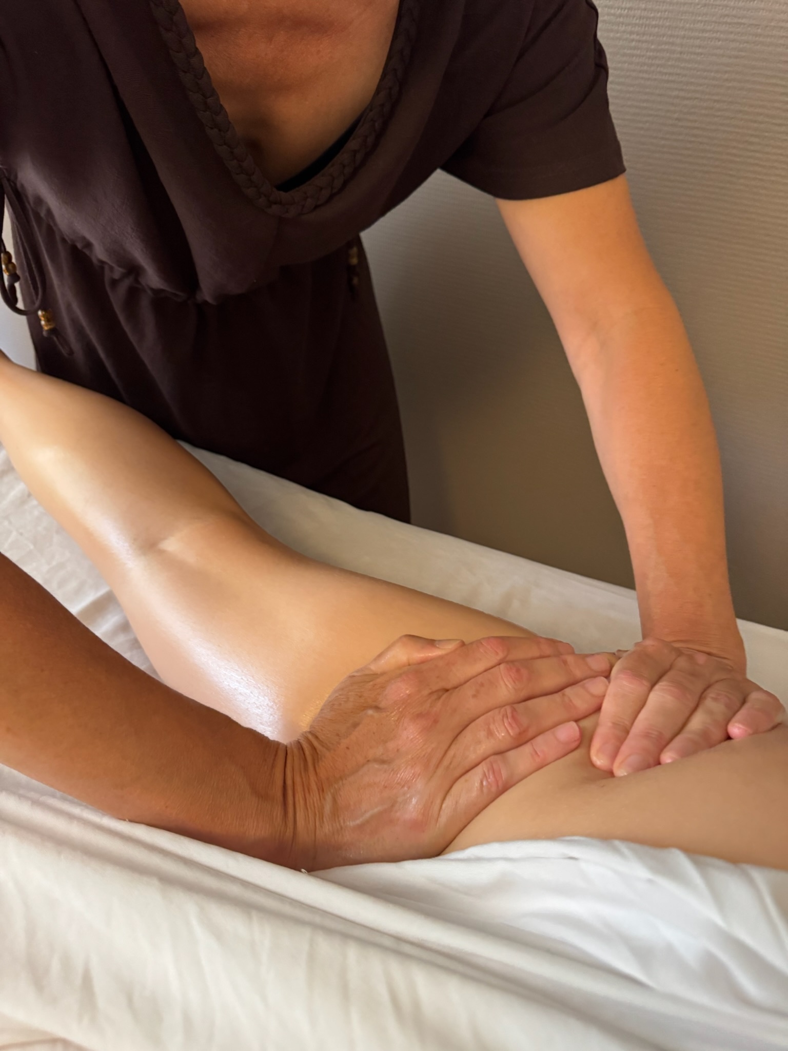 Massage de drainage lymphatique des jambes en cabinet à Nice